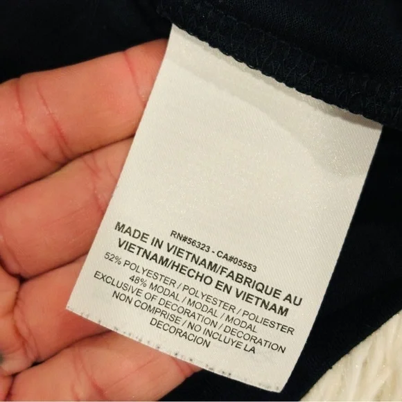 Nike cropped Futura logo t-shirt in black Woman’s size Small - Picture 8 of 12